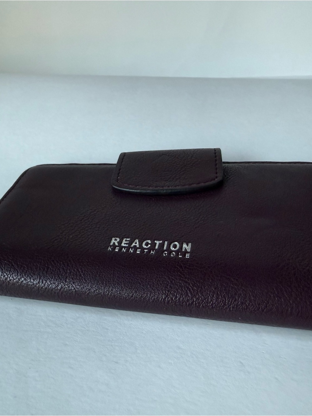 Reaction Kenneth Cole Dark Burgundy Leather Wallet/wristlet